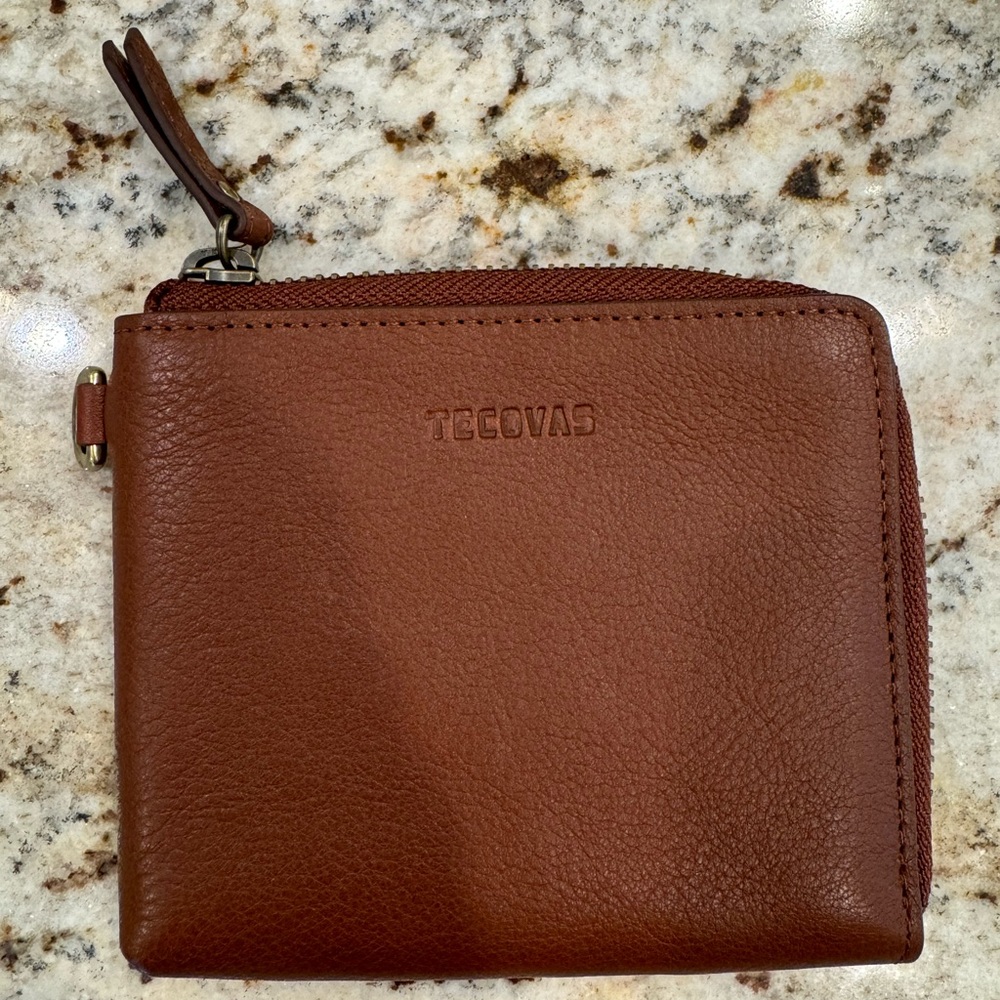 Women’s brown leather tecovas wallet new without tags